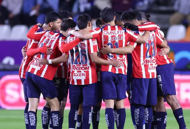Un elemento de Chivas ya tendría las maletas listas Un elemento de Chivas ya tendría las maletas listas