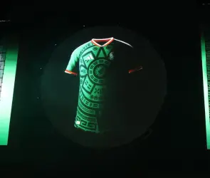 Revientan a Adidas por imponer a jugador del América en el Tri