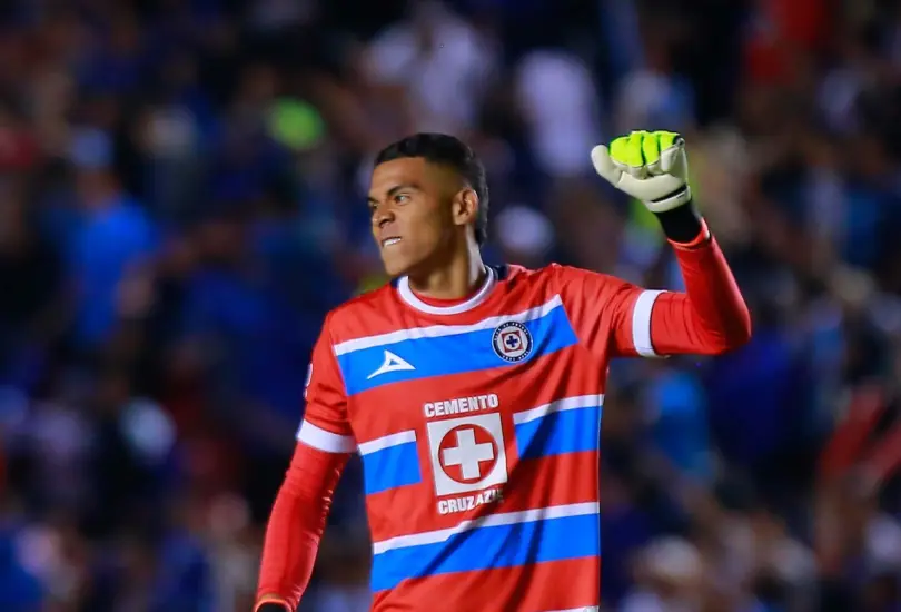 Kevin Mier, portero de Cruz Azul, fue nominado al The Best tras una temporada en la que convirtió las críticas en crecimiento y madurez. Kevin Mier, portero de Cruz Azul, fue nominado al The Best tras una temporada en la que convirtió las críticas en crecimiento y madurez.