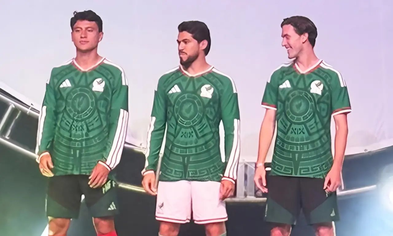  La presentación de la playera de México causó una controversia que incluyó al América. 