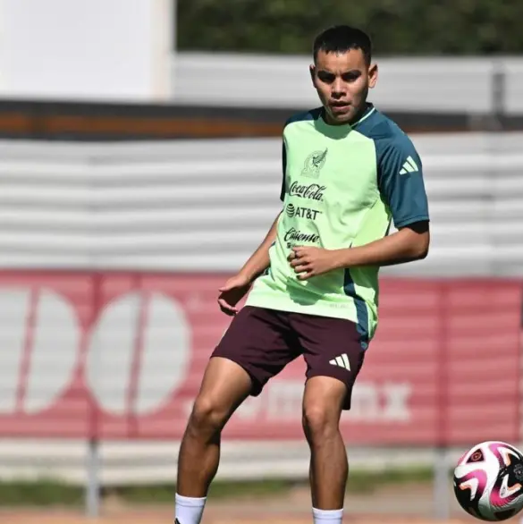 Memes se burlan de Charly Rodríguez tras su ausencia en el Tri Memes se burlan de Charly Rodríguez tras su ausencia en el Tri