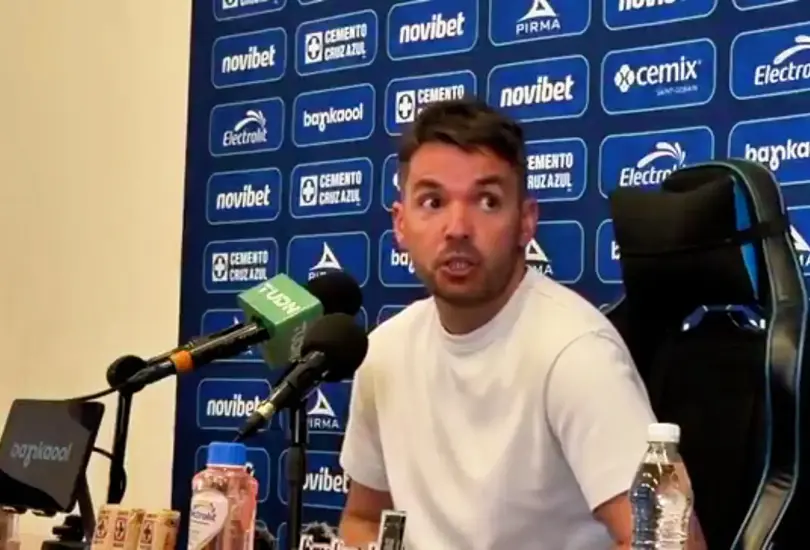 Tras enfrentar a Pumas, Nicolás Larcamón señaló que las dos derrotas de Cruz Azul llegaron con decisiones arbitrales "llamativas" y habló de fuerzas externas en contra. Tras enfrentar a Pumas, Nicolás Larcamón señaló que las dos derrotas de Cruz Azul llegaron con decisiones arbitrales "llamativas" y habló de fuerzas externas en contra.