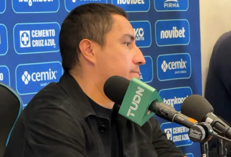 Efraín Juárez respondió a Cruz Azul y advirtió que Pumas también podría pedir la inhabilitación de José Paradela por la jugada donde se lesionó JJ Macías. Efraín Juárez respondió a Cruz Azul y advirtió que Pumas también podría pedir la inhabilitación de José Paradela por la jugada donde se lesionó JJ Macías.