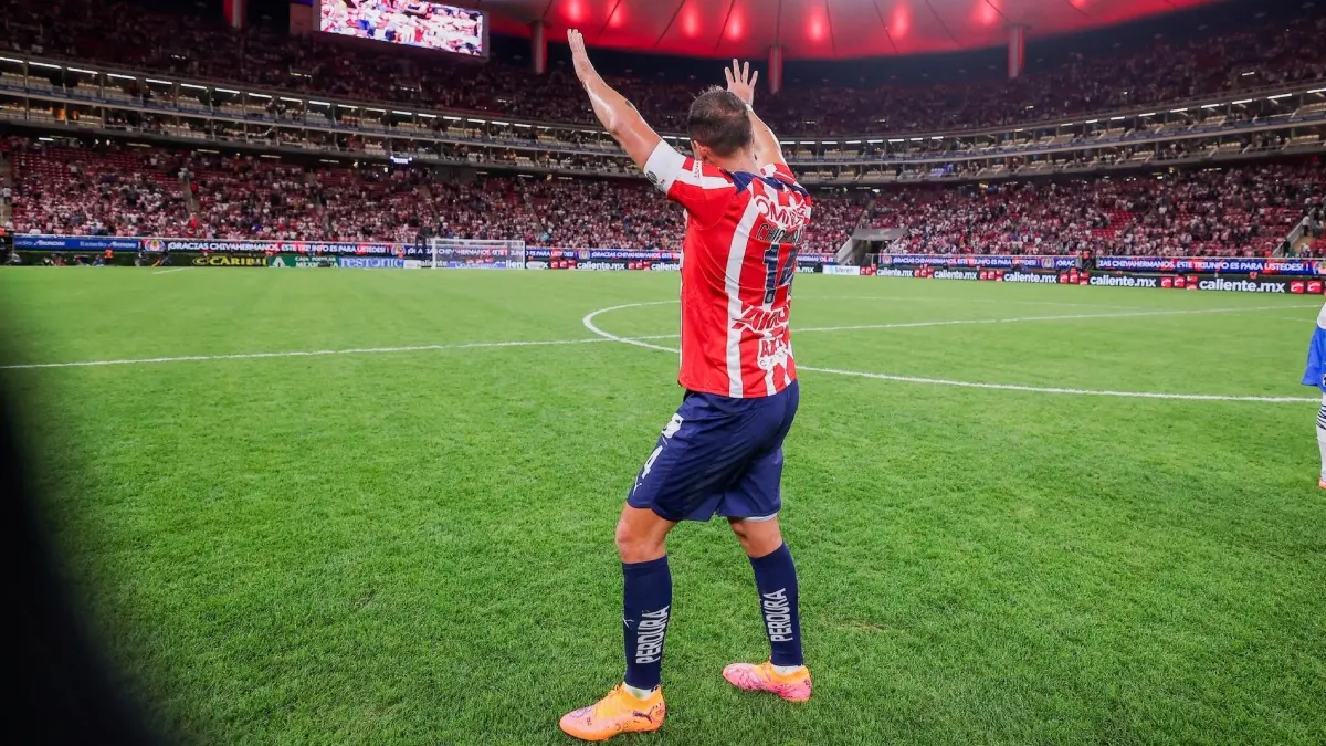  Chicharito Hernández volvió a marcar con Chivas 