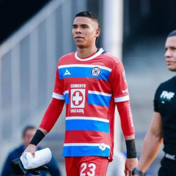 Fractura de tibia de Kevin Mier reabre debate sobre protección a futbolistas