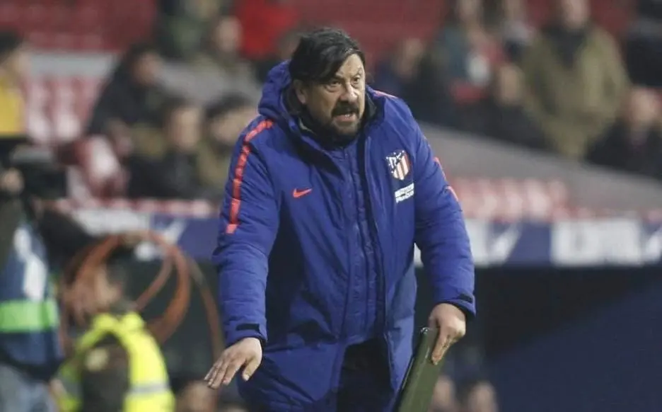 Germán 'Mono´Burgos: Portero y rockero. Formó su banda La Piara en los 90, luego Burgos Simpatía y The Garb. Ha lanzado cuatro discos y mantiene su espíritu de frontman intacto.