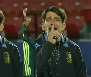 Se te borró la sonrisa: México se venga de técnico argentino