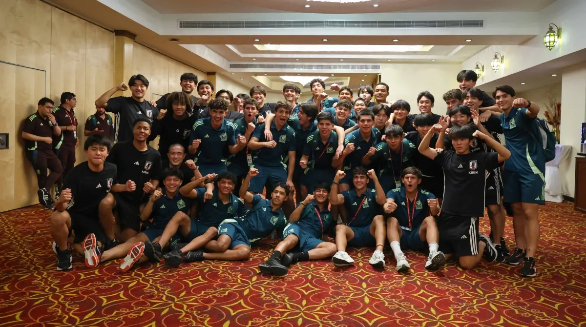  La selección mexicana Sub-17 recibió un bonito gesto de parte de Japón en el lobby de su hotel 