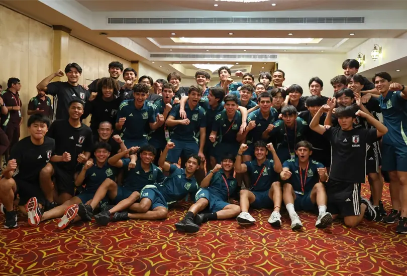 La selección mexicana Sub-17 recibió un bonito gesto de parte de Japón en el lobby de su hotel La selección mexicana Sub-17 recibió un bonito gesto de parte de Japón en el lobby de su hotel