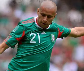 Bofo Bautista tacha de inservibles a los naturalizados