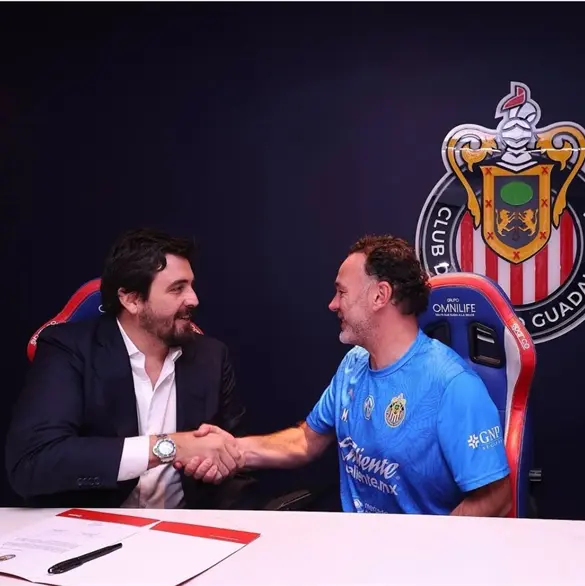 Polémico fichaje, Chivas buscaría figura de Cruz Azul Polémico fichaje, Chivas buscaría figura de Cruz Azul