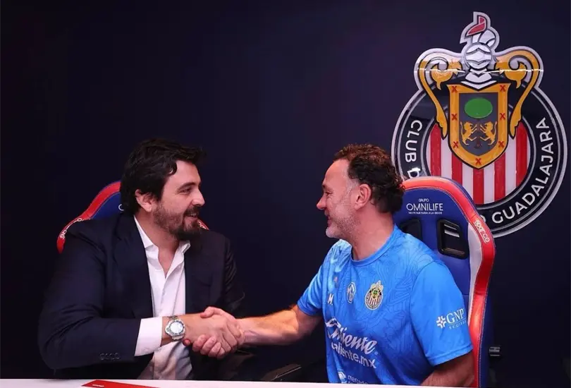 Chivas busca fichaje en Cruz Azul Chivas busca fichaje en Cruz Azul