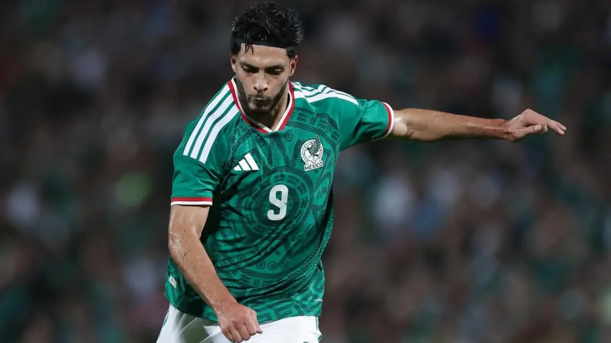  Raúl Jiménez salió molesto del México vs Uruguay 