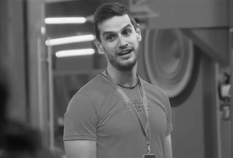 Adrián Marcelo ingresó al hospital