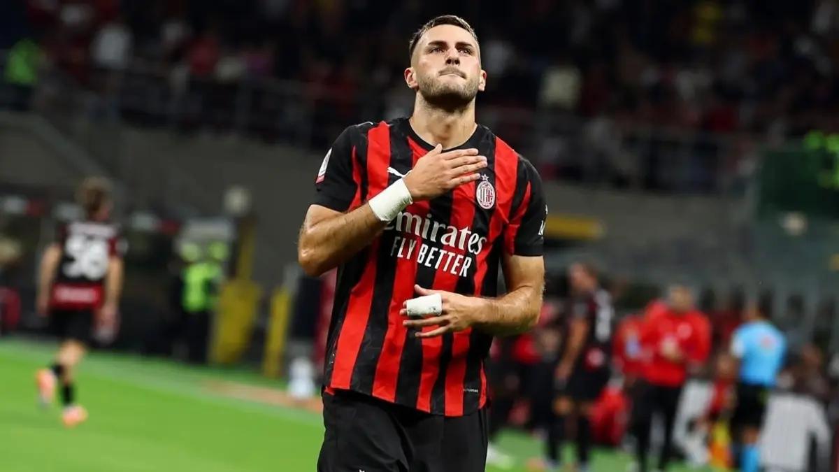  Milán tiene una postura clara respecto al futuro de Santi Giménez 