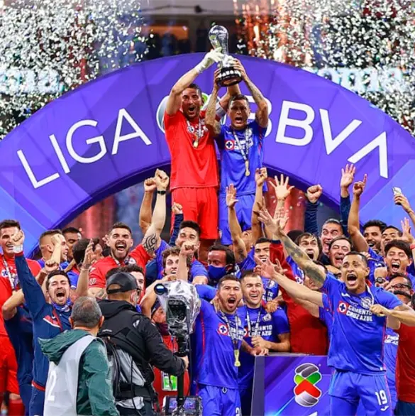 Los campeones con Cruz Azul que descendieron en Argentina