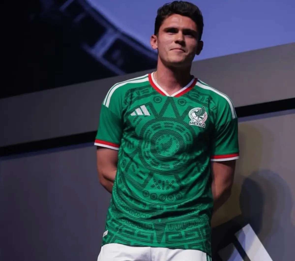  Futuro de Reyes fuera de las canchas 