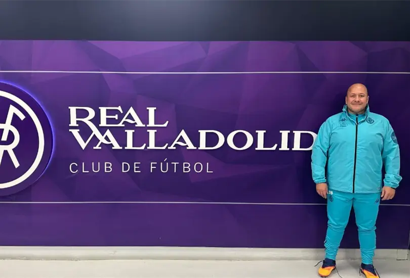 El exgobernador de Jalisco, Enrique Alfaro, iniciará su carrera como auxiliar técnico de Guillermo Almada en el Real Valladolid.