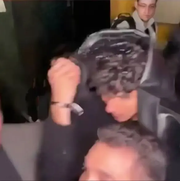 VIDEO: Kevin Álvarez se tapa y huye para evitar hablar de Fátima Bosch