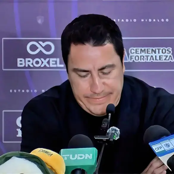 El fracaso de Pumas deja a Efraín Juárez convertido en "Mini Piojo"