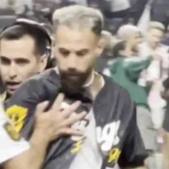 Alex Montiel encara a Marc Crosas en plena Kings League Alex Montiel encara a Marc Crosas en plena Kings League