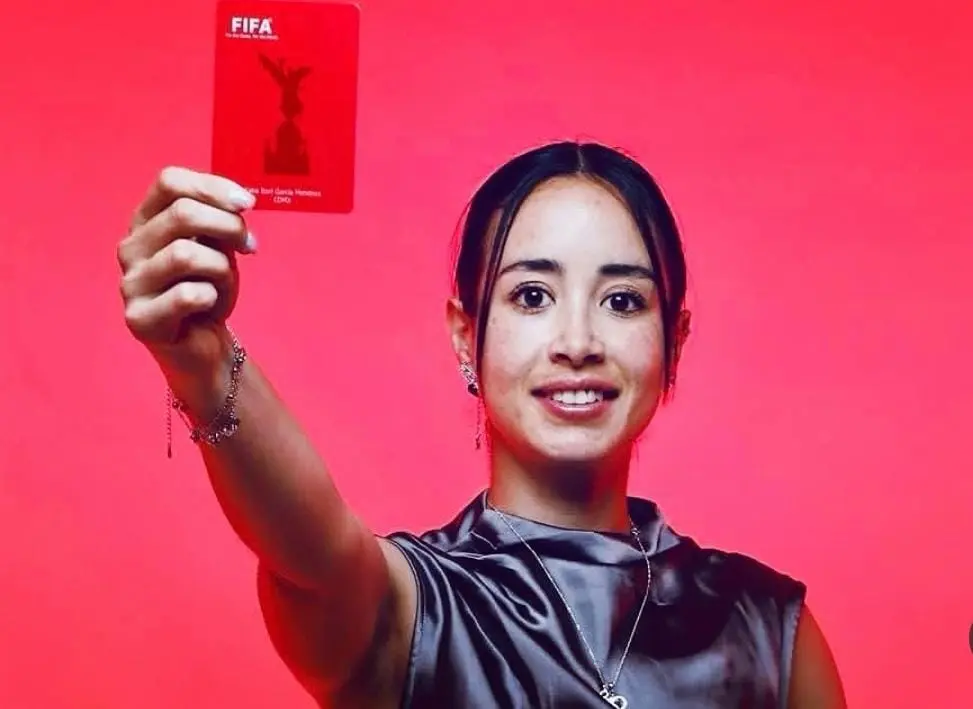 Fue la sexta mejor árbitra del mundo en 2024. 