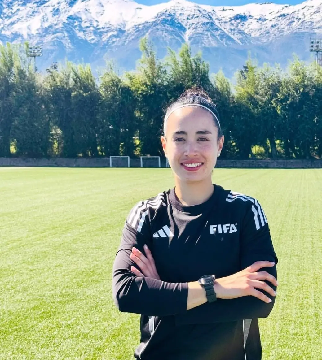 Ya dirigió tres finales en nuestro país: el de la Sub-20, el Campeón de Campeones 2021–22 y la Final del Apertura 2022 en la Liga MX Femenil.