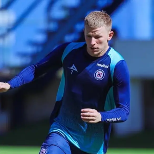 Mateusz Bogusz y su polémica insistencia por salir de Cruz Azul Mateusz Bogusz y su polémica insistencia por salir de Cruz Azul