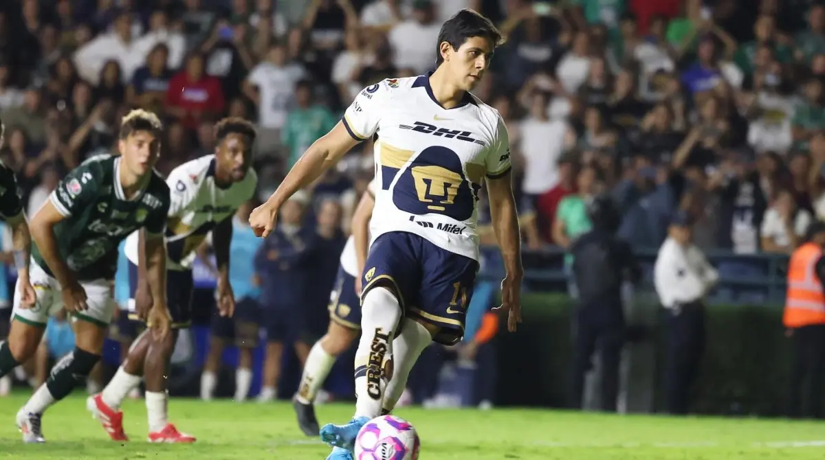  Macías desmiente reportes sobre su salida de Pumas 