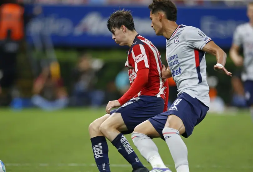 La serie entre Cruz Azul y Chivas apunta a ser el duelo más atractivo de los cuartos de final de la Liga MX por nivel, historia y expectativa.
