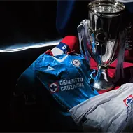 FOTOS: Cruz Azul presenta jerseys para la Copa Intercontinental