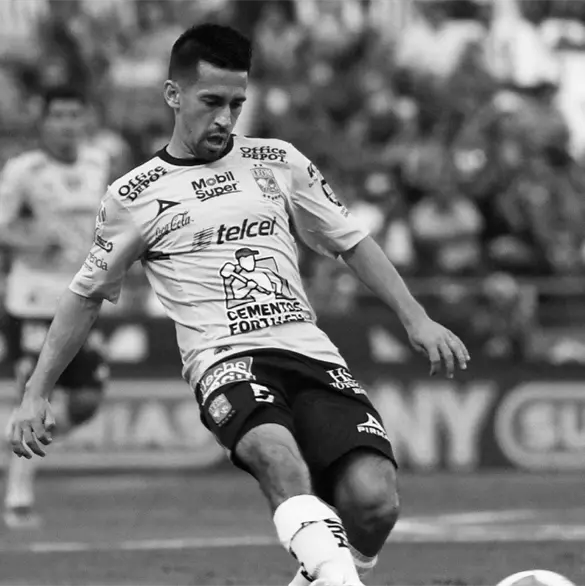 León anuncia fallecimiento del hijo de Fernando Navarro