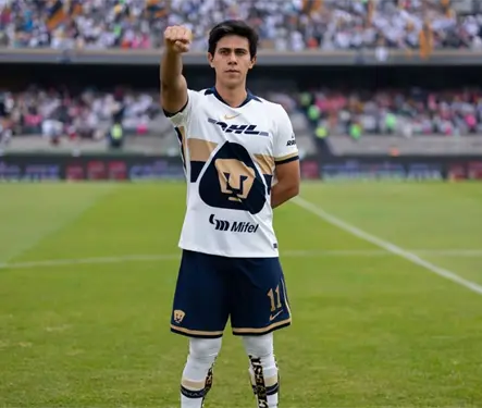 Pumas se arrepiente y renueva a JJ Macías