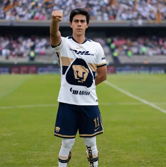 Pumas se arrepiente y renueva a JJ Macías