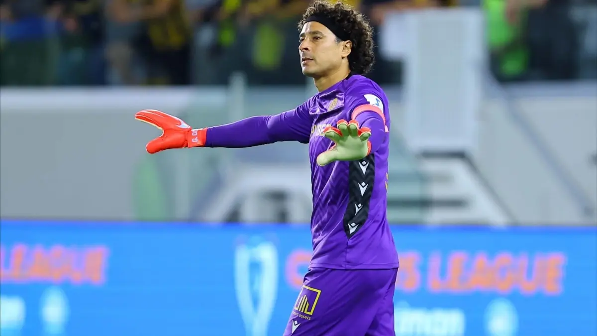 Guillermo Ochoa se llevó un gol olímpico en Chipre 