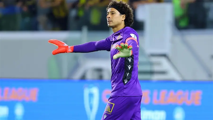 VIDEO: Guillermo Ochoa se come gol ol&iacute;mpico en Chipre
