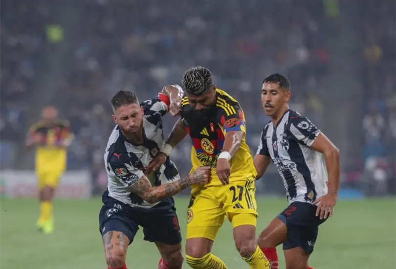 Jugada polémica en el América vs Rayados