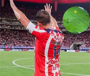 Salió el peine, el culpable de que Chicharito tirara el penal vs Cruz Azul