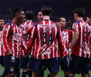 Además de Chicharito, la otra baja que se perfila en Chivas