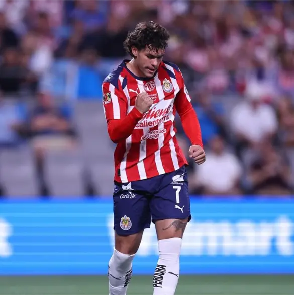 Chivas se deshace de Cowell y ya tendría equipo