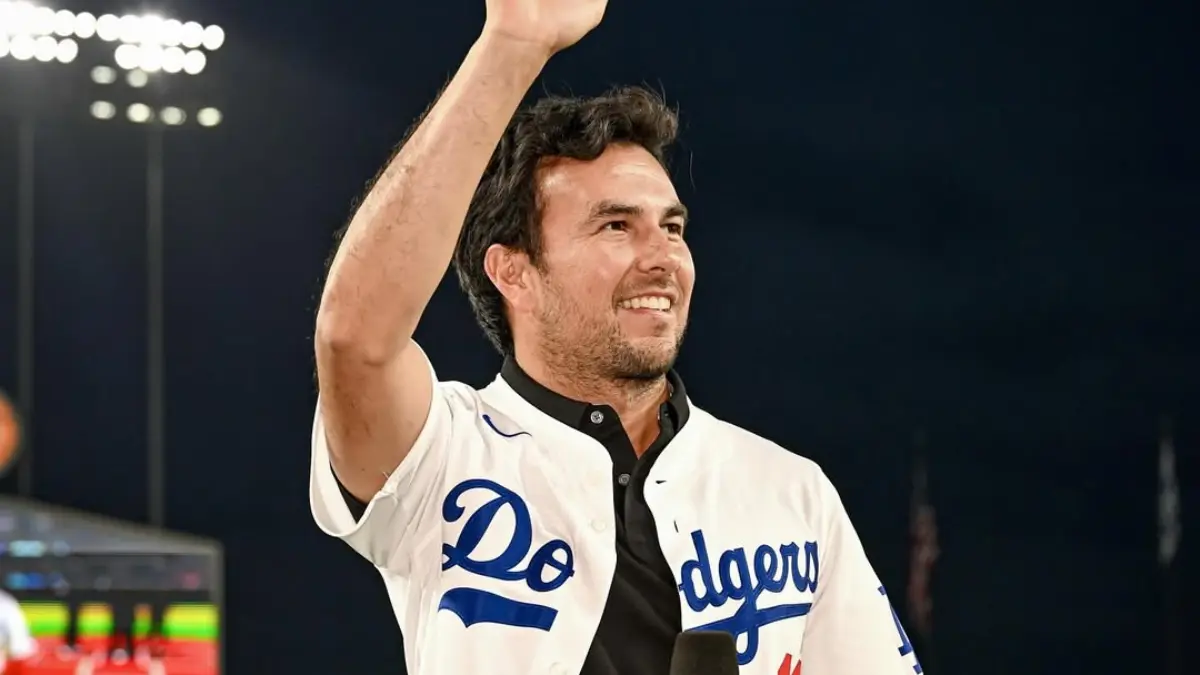  Checo Pérez reaccionó a la caída de Red Bull en la Fórmula 1 con un épico meme que desató risas en redes sociales 