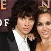 Maxx Morando: el artista que conquistó a Miley Cyrus y ahora es su prometido