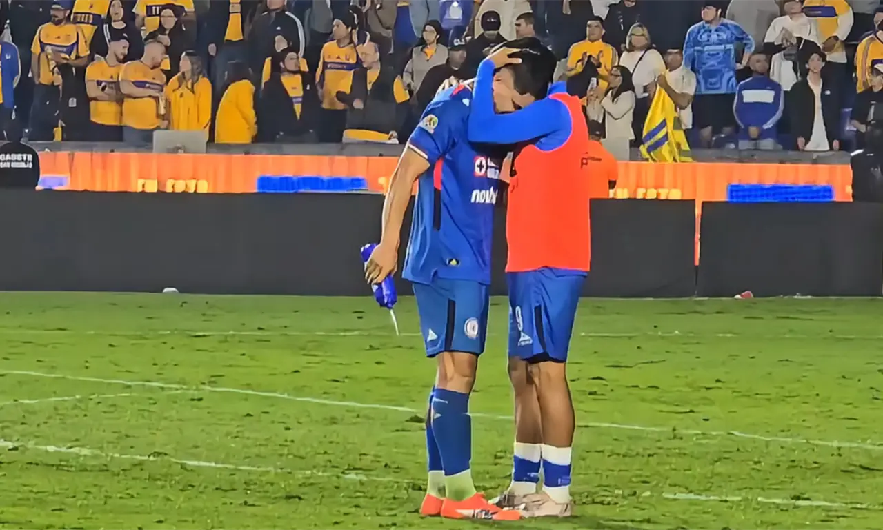  Cruz Azul enfrenta críticas y lesiones antes de su partido ante Flamengo en la Copa Intercontinental. 