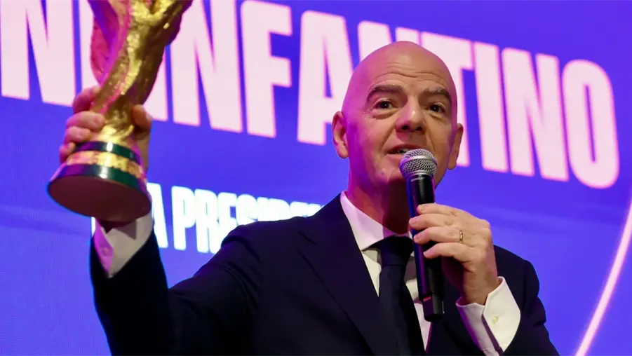 Infantino será investigado por premiar a Donald Trump