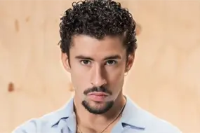 VIDEO: Bad Bunny se cae en su primer concierto de CDMX