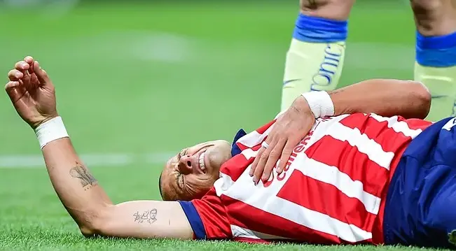 La vez que se cayó en el Estadio Akron.