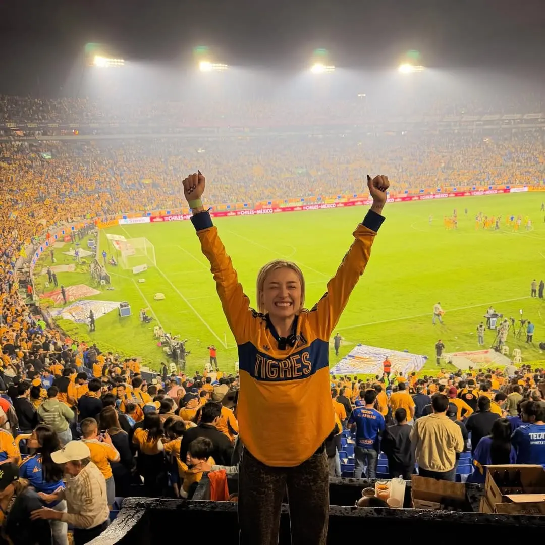 Aunque muchos creen que es regia de nacimiento, es originaria de la CDMX.