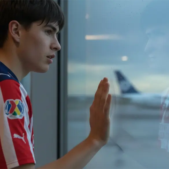 Chivas: Filtran brutal cláusula que aleja a Hormiga González de Europa Chivas: Filtran brutal cláusula que aleja a Hormiga González de Europa