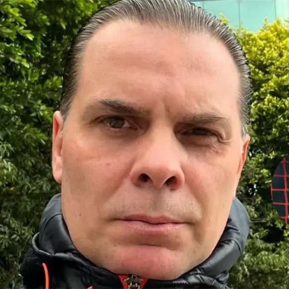 Martinoli revela cuánto dinero perdió por el penal fallado de Chicharito