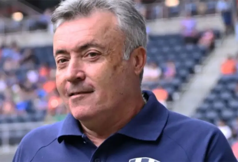 Doménec Torrent enfrenta el escrutinio público por diferencias con un jugador de Rayados Doménec Torrent enfrenta el escrutinio público por diferencias con un jugador de Rayados